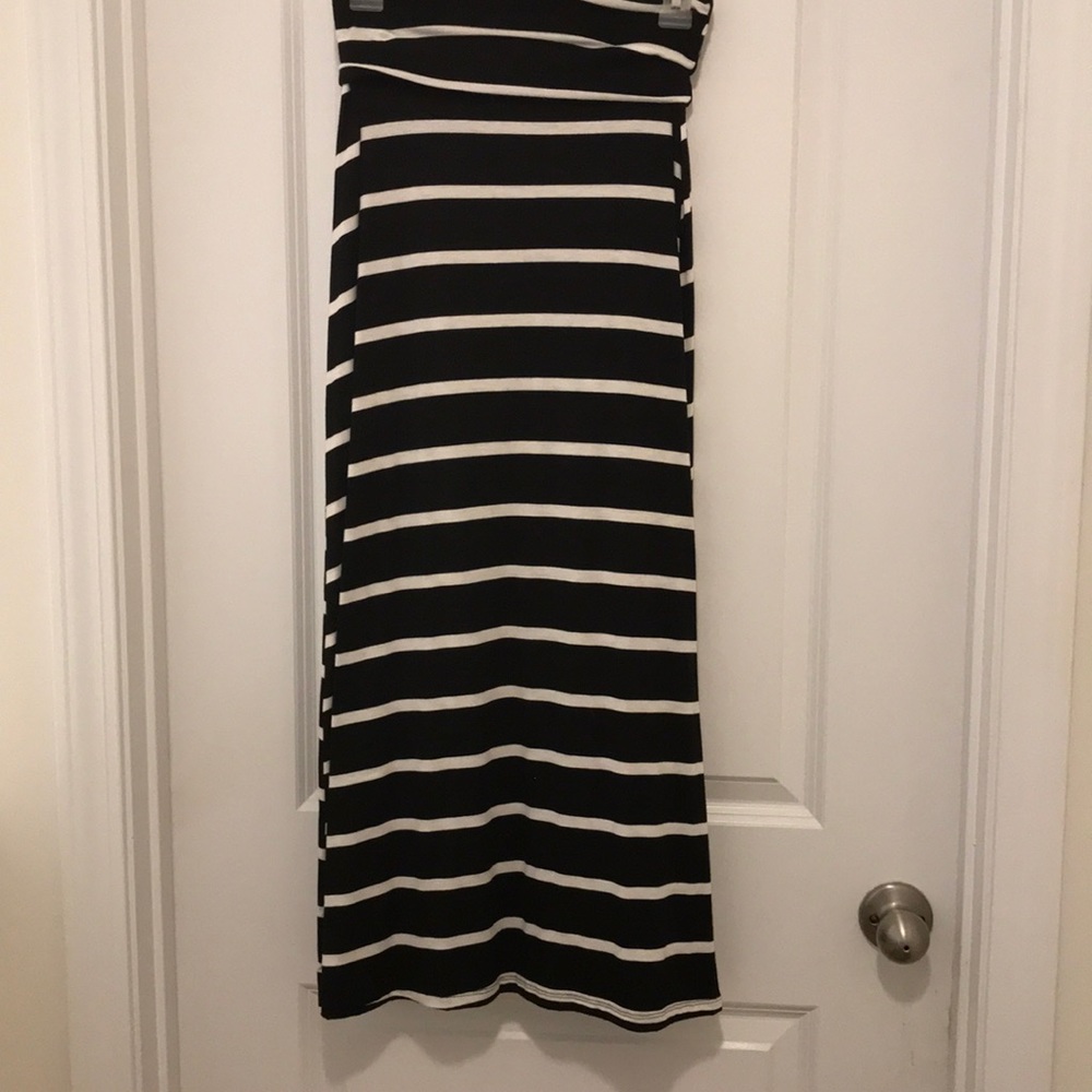 Fab’rik long black and white knit skirt